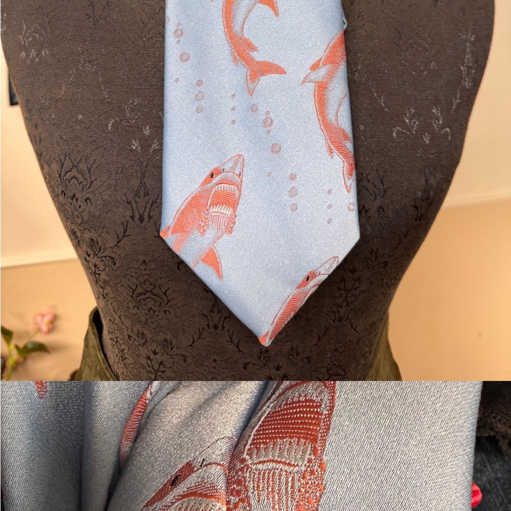 VINTAGE Sears Men's Blue and Coral Shark Pattern Tie